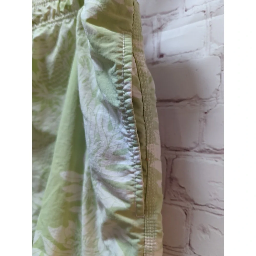 Tommy Bahama Relax Swim Trunks shorts L Green white pineapples Lined suit